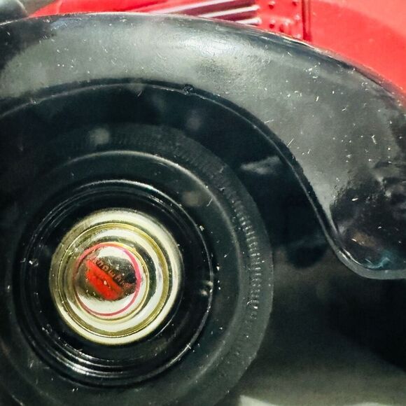 1941 PLYMOUTH PICKUP TRUCK 1:24 SCALE OPENING DOORS & HOOD MOTORMAX - Picture 9 of 9